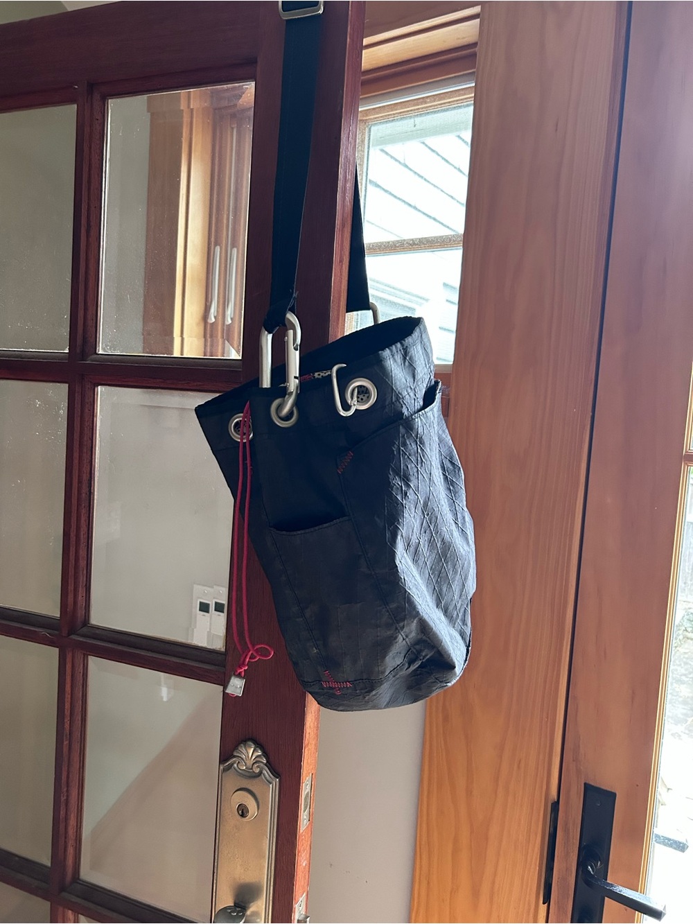 Black Women’s Sling North Face Bucket Bag